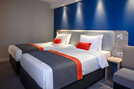 Standard Twin Room with Free Breakfast