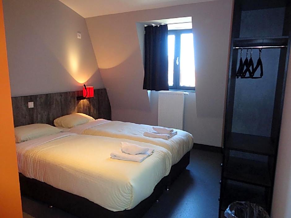 Brxxl 5 City Centre Hostel