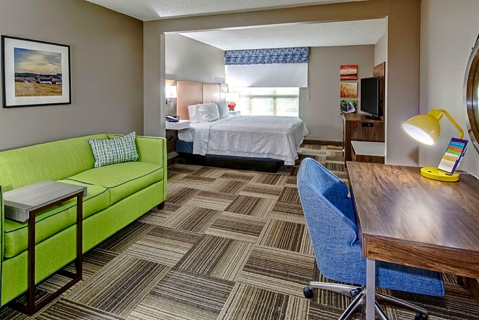 Photo 1 of 4 of 1 King Bed with Sofabed