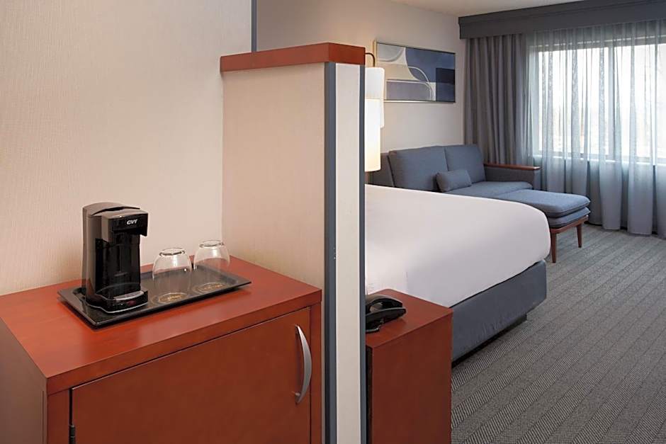 Courtyard by Marriott Glassboro Rowan University