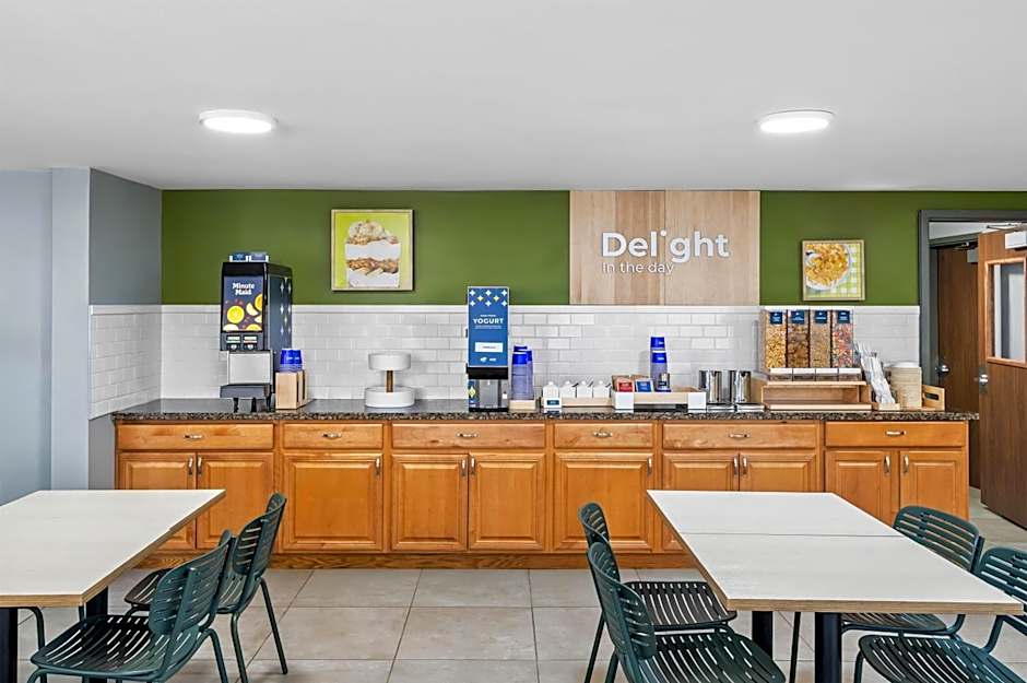 Spark by Hilton Portland Airport Maine Mall