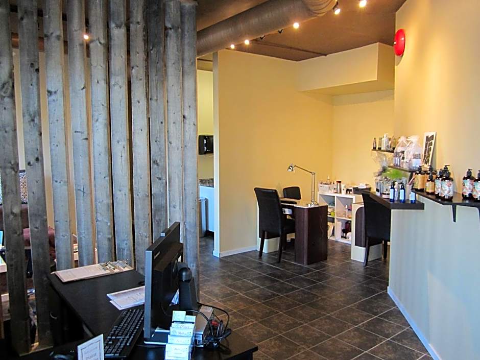 Super 8 by Wyndham West Kelowna BC