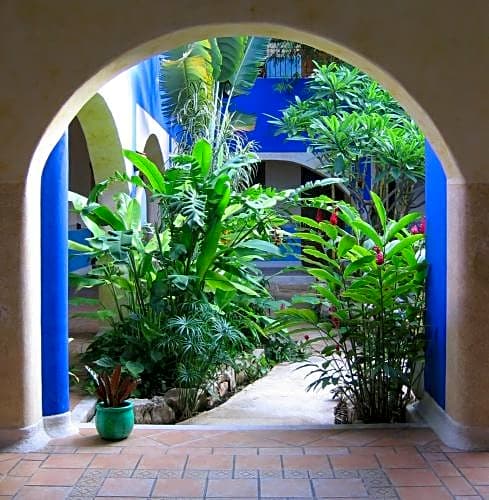 Hotel Medio Mundo