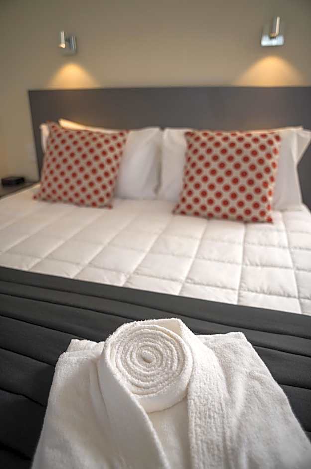 West Plaza Hotel