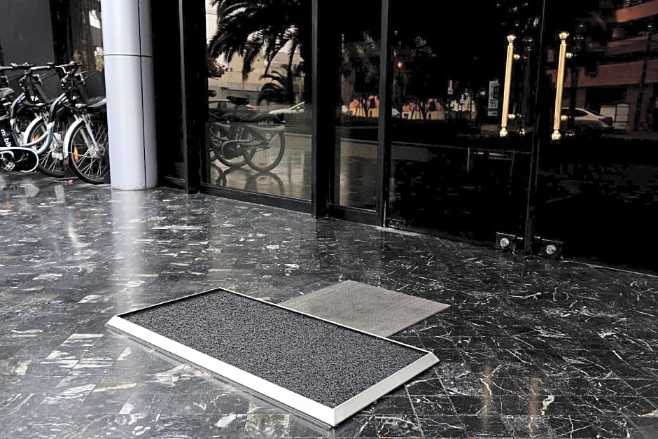 Radisson Hotel Plaza del Bosque – Lima, PA