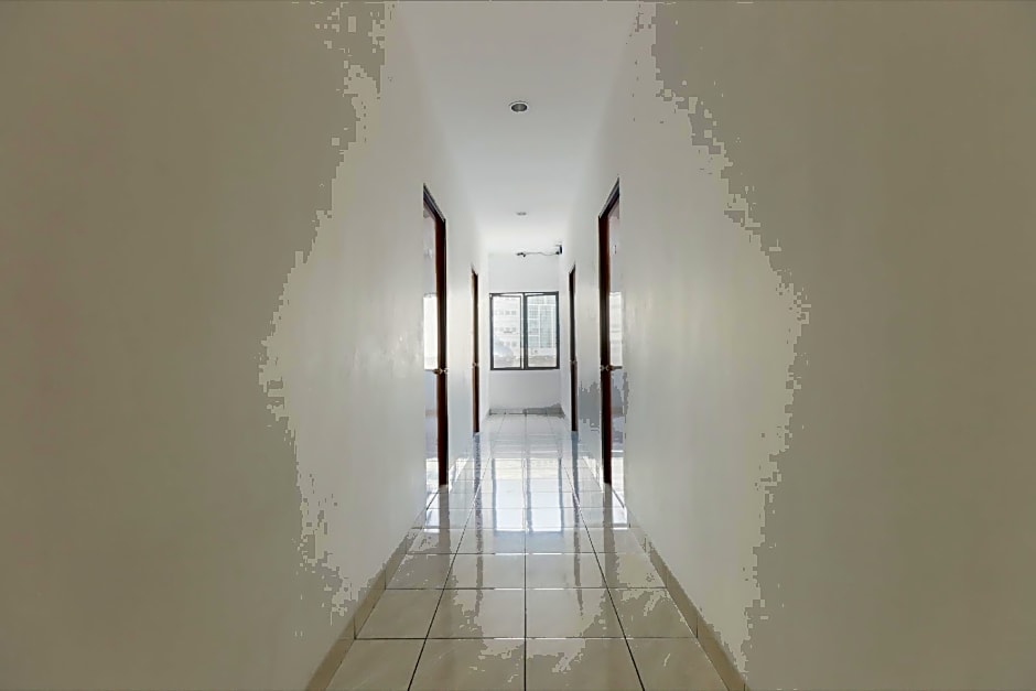 OYO 866 Idola Residence