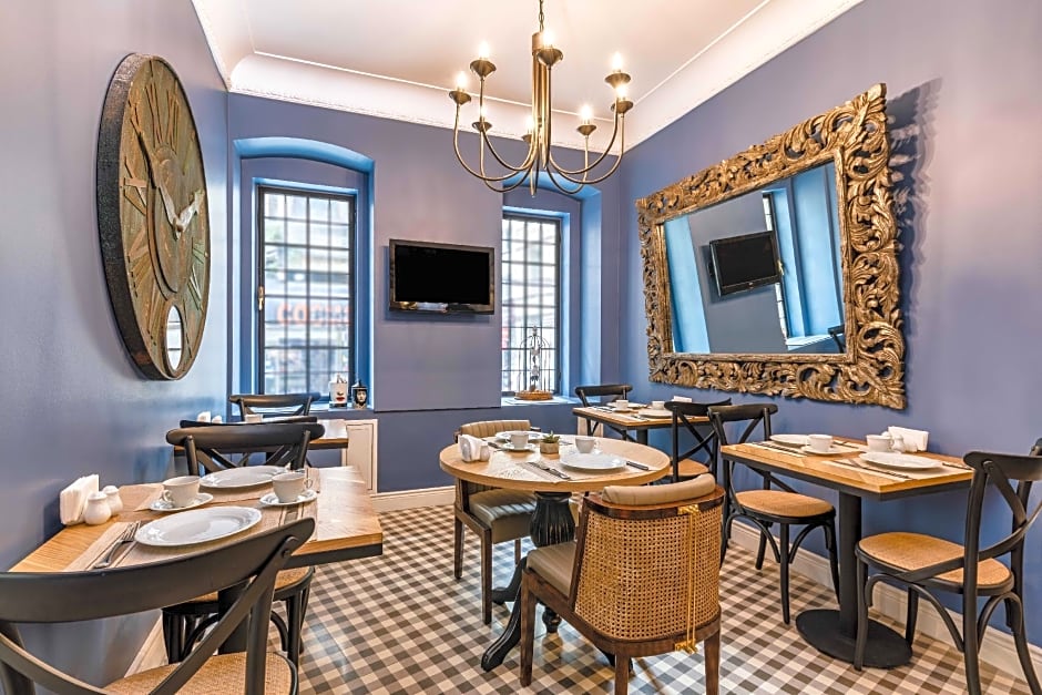 Petros Boutique Hotel