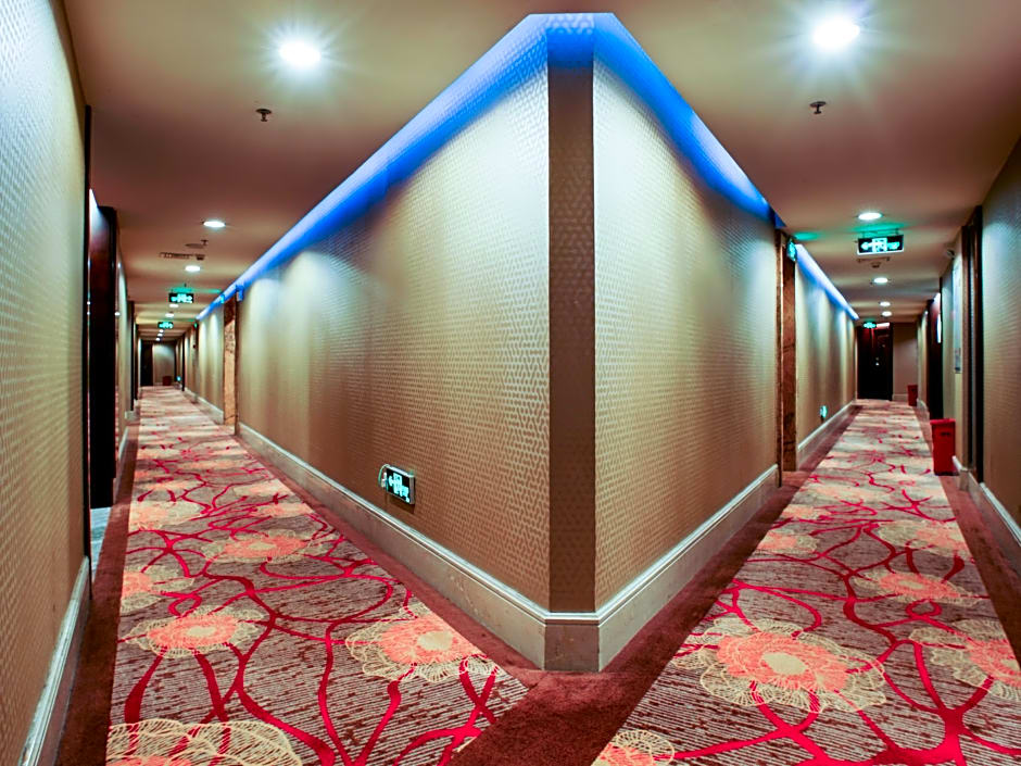 Fortune Hotel