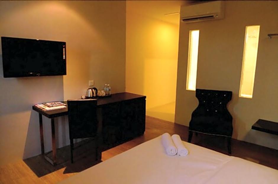 Hotel Austin Paradise