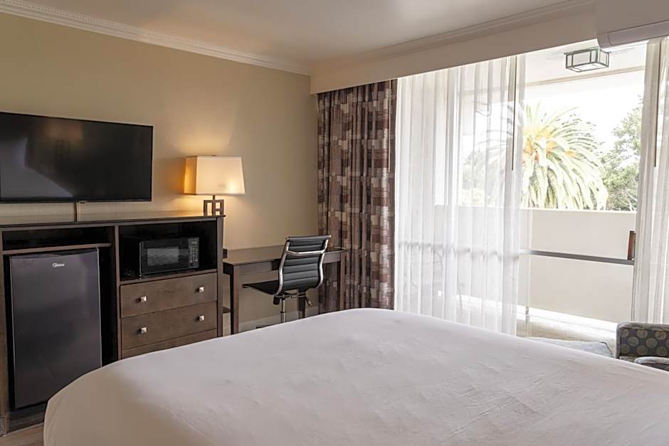 Travelodge by Wyndham Monterey Bay