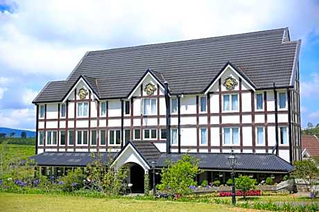 Pedro Barn Hotel at Little England Cottages