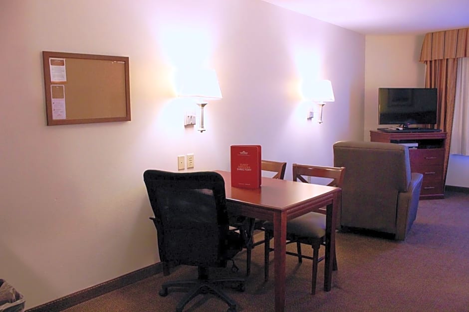 Hawthorn Suites by Wyndham Madison Fitchburg