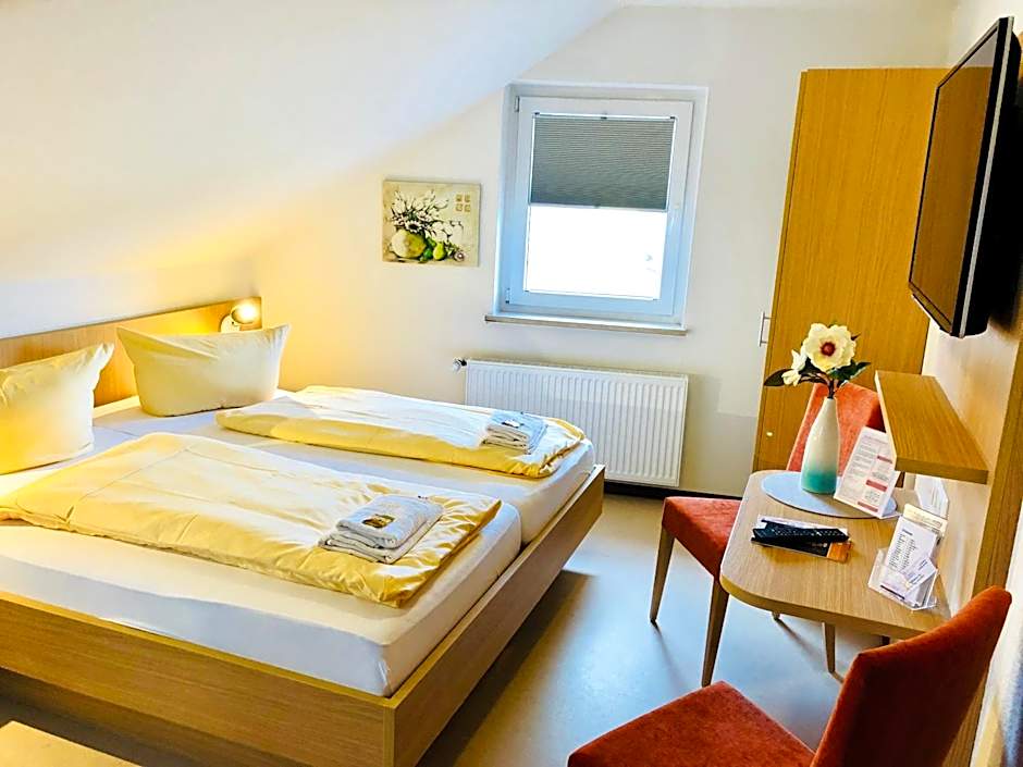 Hotel - Restaurant Hirschen - Werneths Landgasthof beim Europa- Park Rust