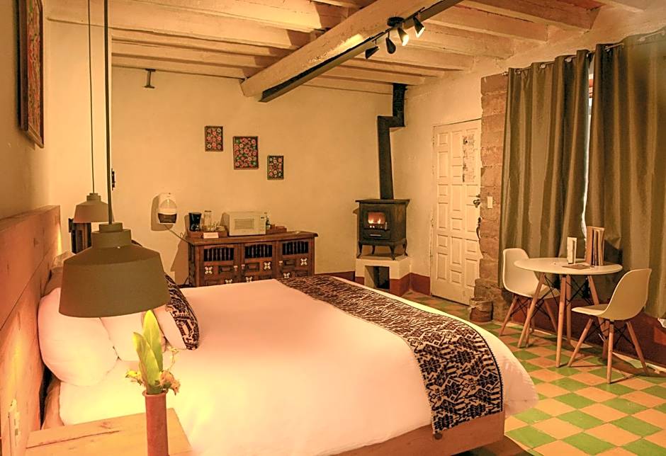 Petit Mesón (Pet Friendly Hotel)