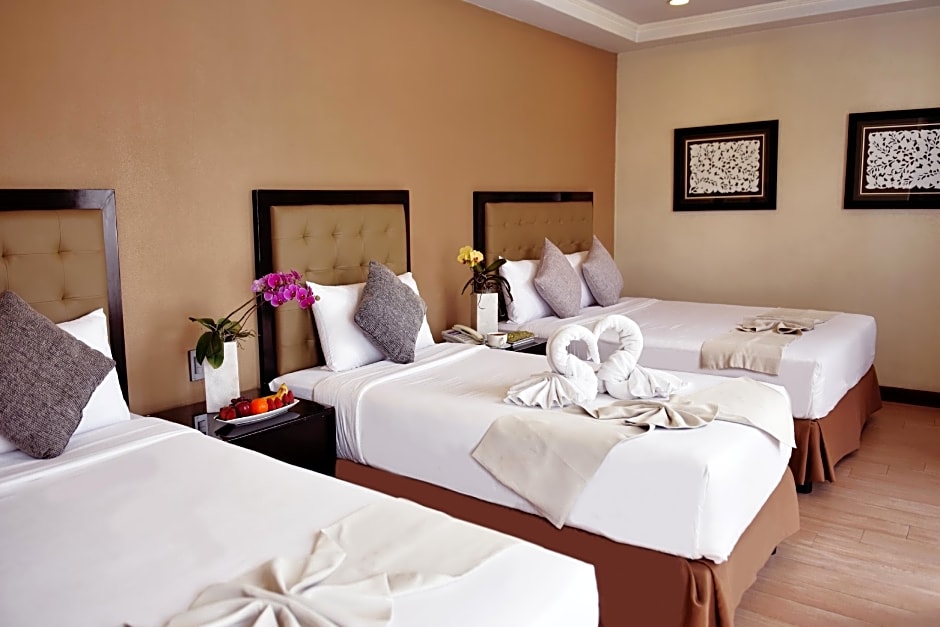 Aura One Hotel