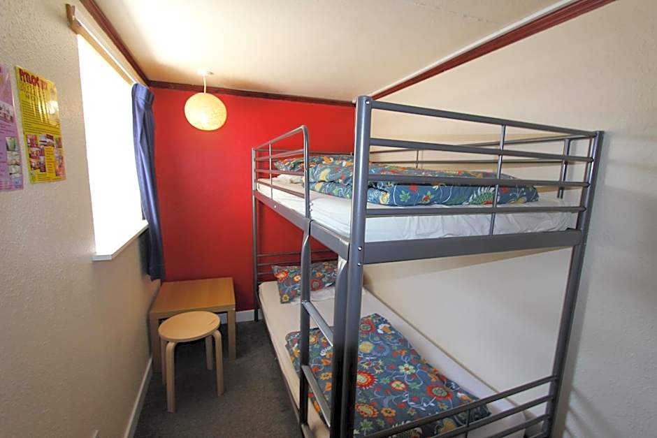 Foto 1 dari 5 — Budget 2 Beds