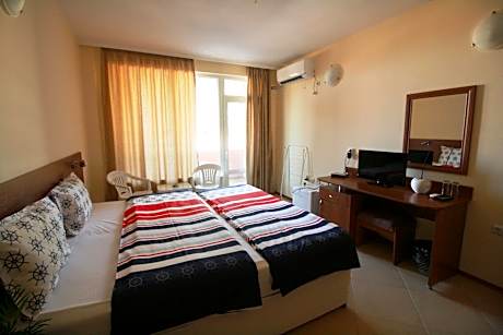 Double or Twin Room with Terrace
