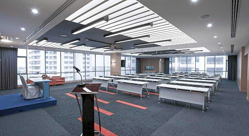 Riverine Place Hotel and Residence