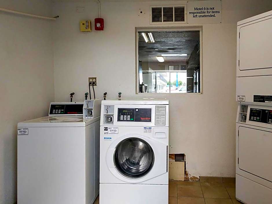 Motel 6 Cheyenne, WY
