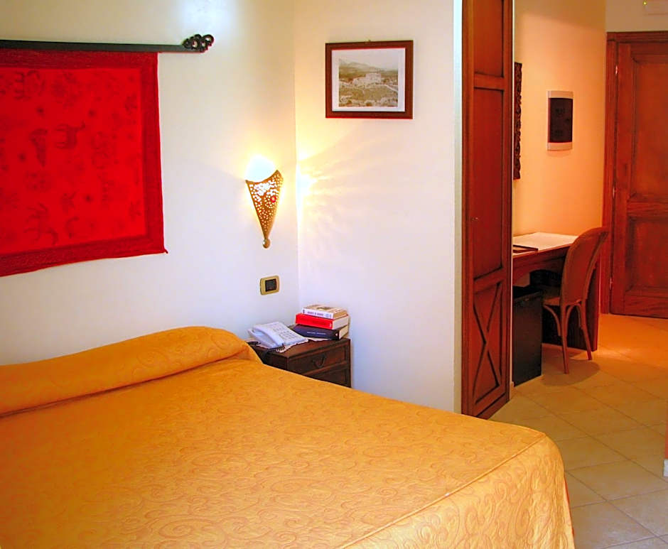 Hotel Il Faro Della Guitgia Tommasino