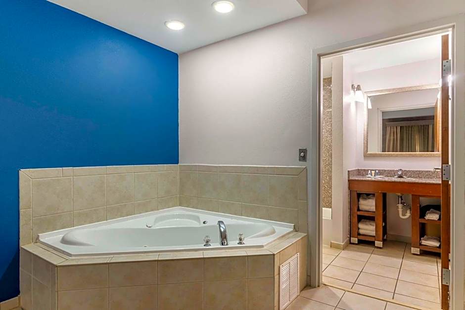 Comfort Suites Macon