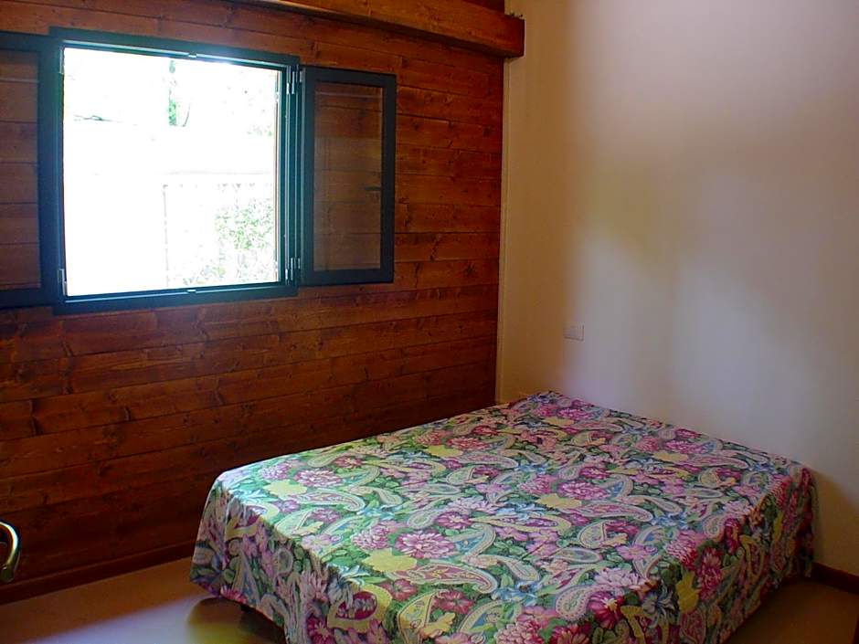 Zdjęcie 1 z 9 — 2 Bedroom Bungalow
