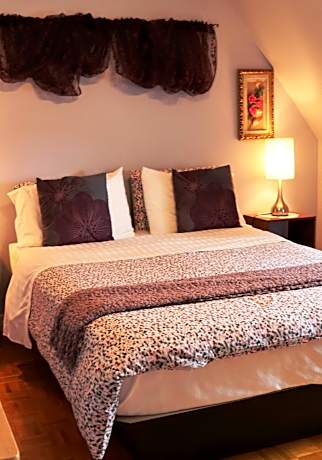 Double Room with Shared Bathroom