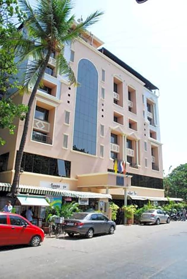 The International by Tunga