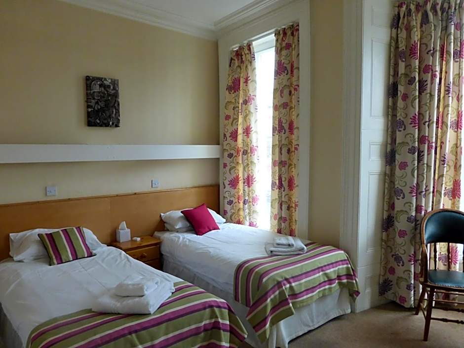 Harry's Hotel & Restaurant