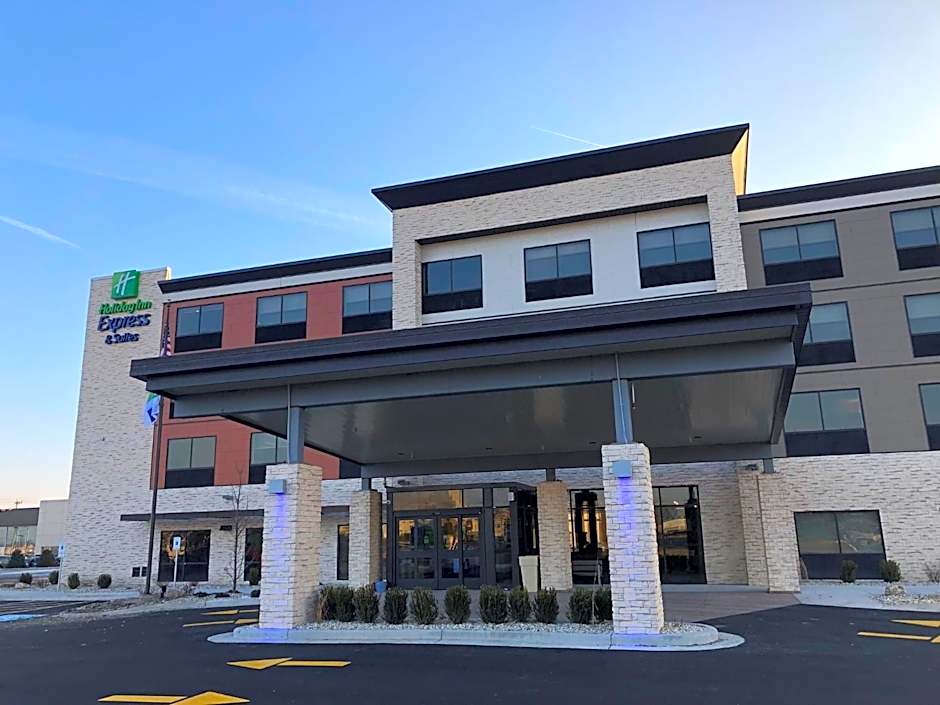 Holiday Inn Express & Suites Racine By IHG