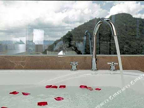 Xingyi Dibiao International Hotel