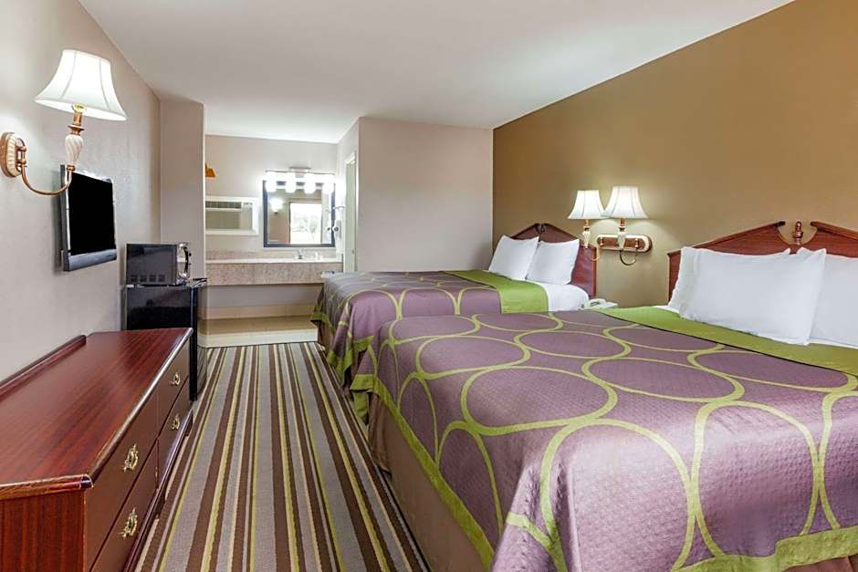 Super 8 by Wyndham Mt. Pleasant TX