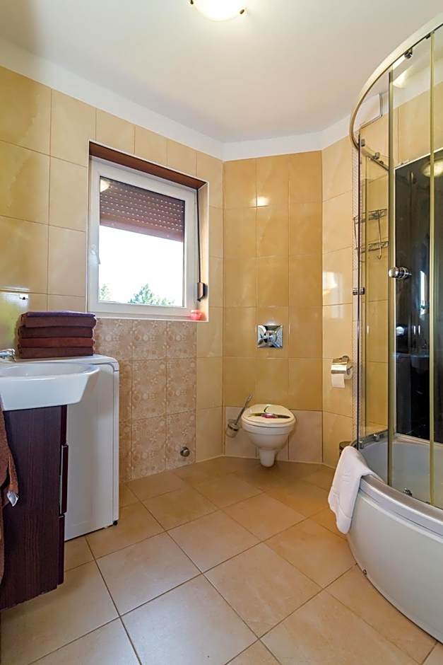 Apartamenty Golden Village