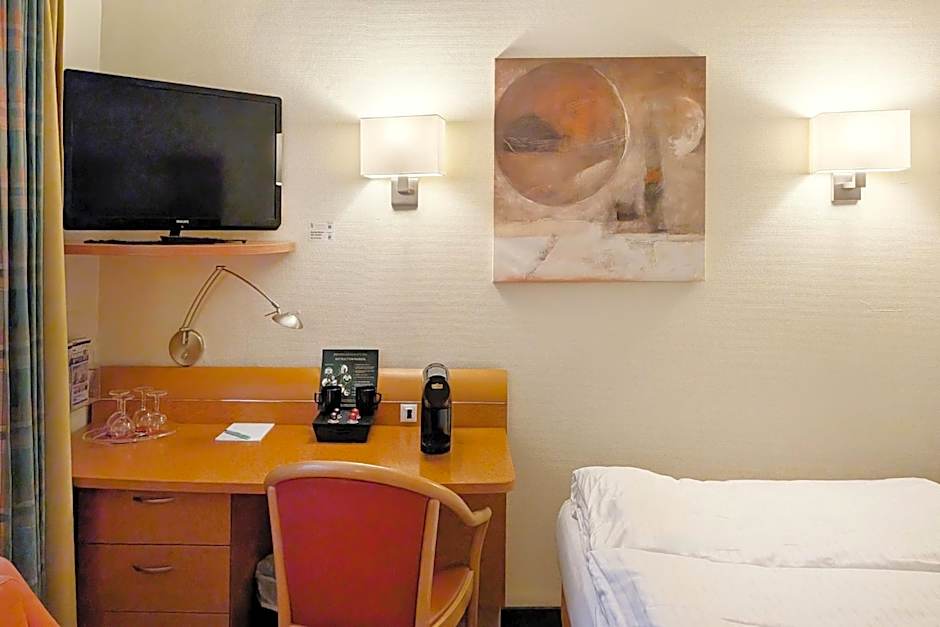 Garner Hamburg Wandsbek Marktplatz By IHG
