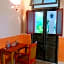 Hotel Medio Mundo