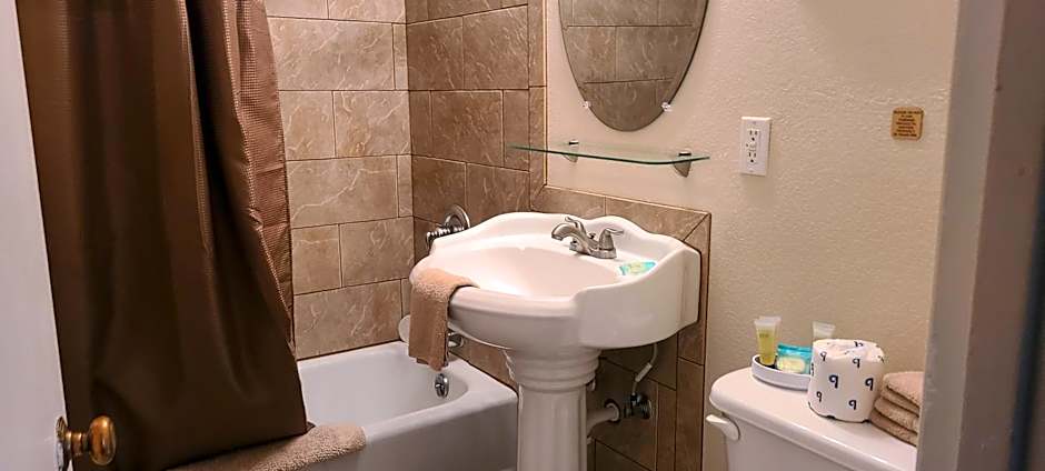 Red Rock Motel and Dam Motel