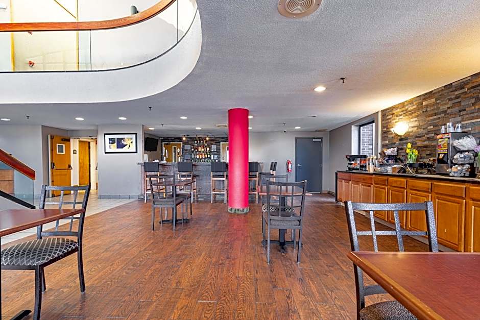 Ramada by Wyndham Columbus Polaris