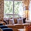 Ski In & 15 Minute Walk to the Lifts Hot Tub AC Pet Friendly