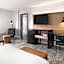 Aiden by Best Western Newark Airport
