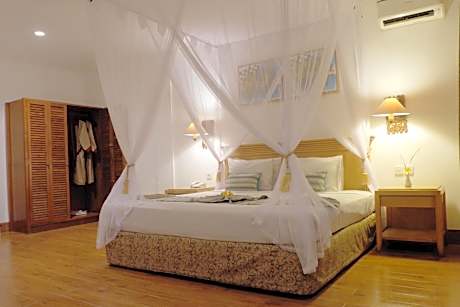 Junior Suite with Free Welcome Snack, Fruit Basket and Two Bottles of Small Beer Upon Arrival
