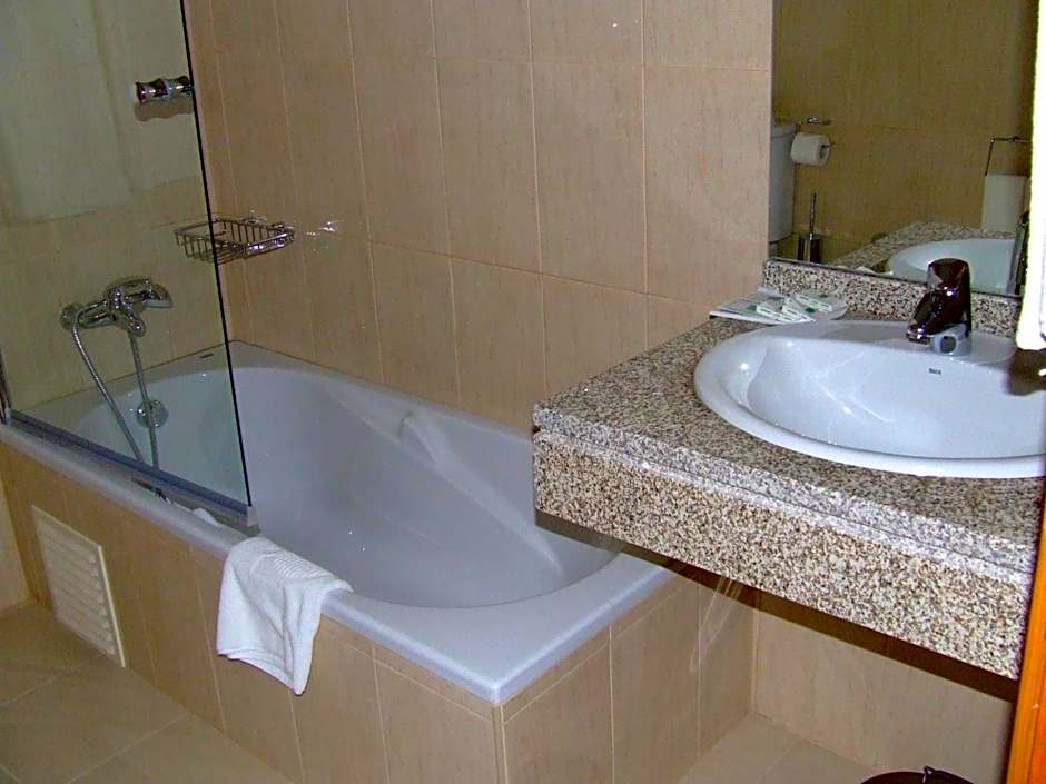 Hotel Apartamentos Geres Ribeiro