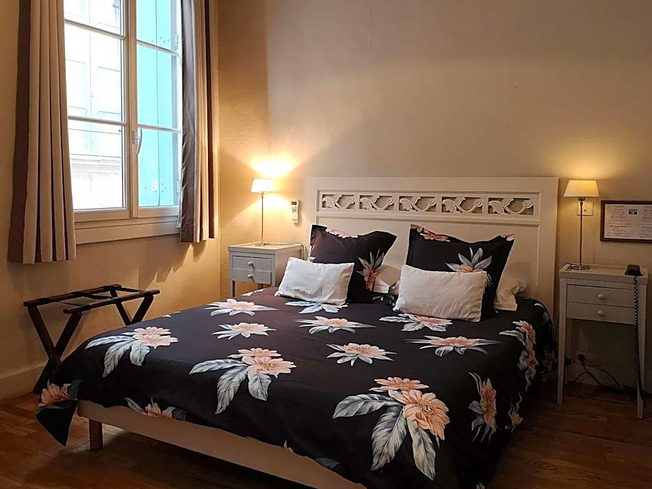 Hôtel De L'Amphithéâtre