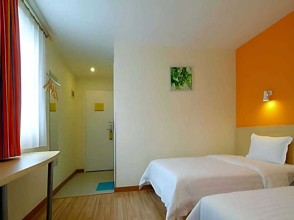 7 Days Inn Ji Xian Bao Wei Road Branch
