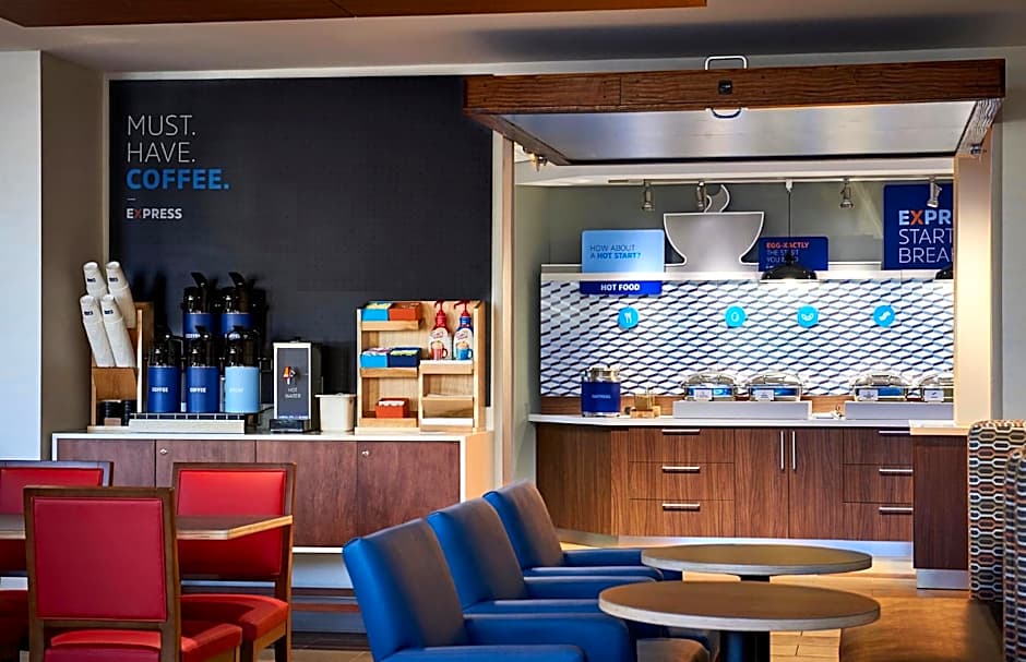 Holiday Inn Express Syracuse-Fairgrounds by IHG