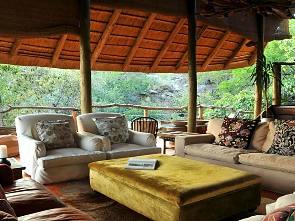 Buffalo Ridge Safari Lodge