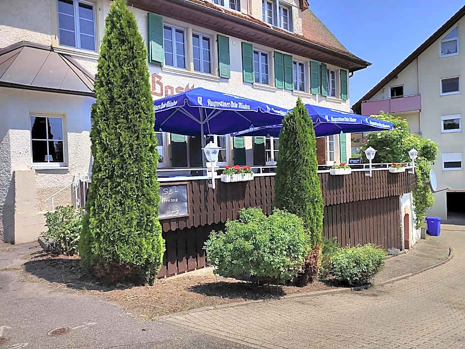 Hotel "Cafe Verkehrt" - Wellcome Motorbiker, Berufsleute und Reisende im Schwarzwald