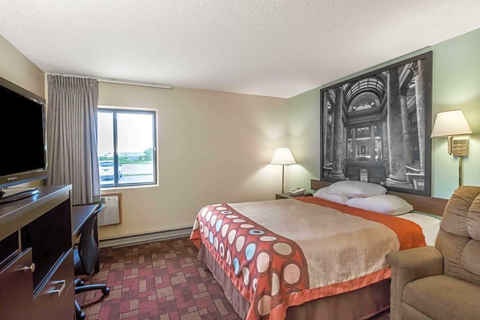 Super8 by Wyndham Luverne I90
