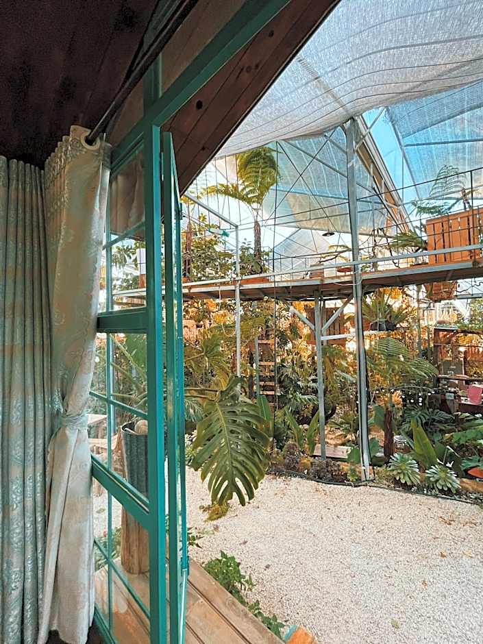 Tropical Garden Homestay By Zuzu