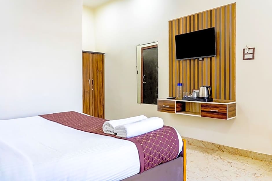 Goroomgo Ganges Place Varanasi Near Assi Ghat