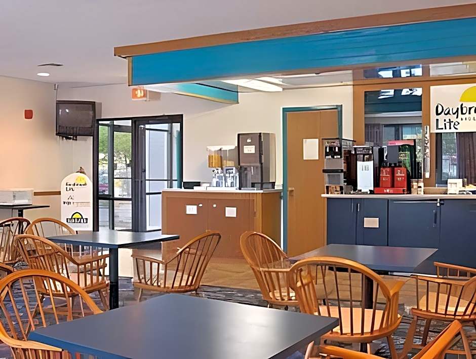 BridgePointe Inn & Suites by BPhotels, Council Bluffs, Omaha Area